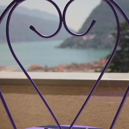 Maraini